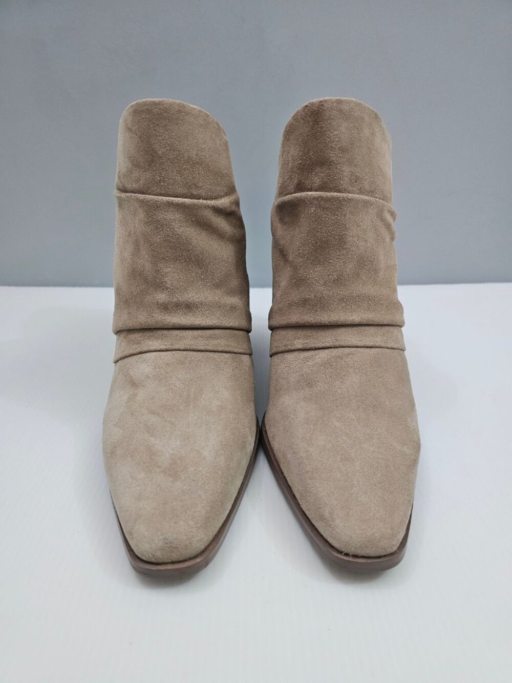 Vince Camuto Ainsley Ankle Bootie Womens 11 Tan Suede Stacked Heel Snip Toe - Picture 4 of 15